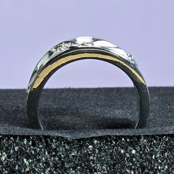 Silvery Pink & White Enamel Floral Ring With Sparkling CZ Size 10 - Picture 6 of 6